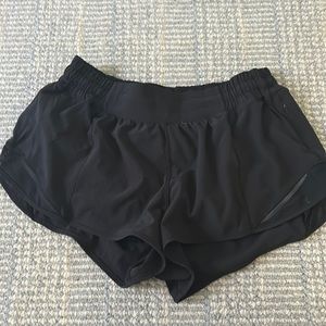 Lululemon Black Hotty Hot length 2.5